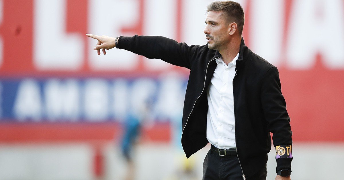 Técnico do Nacional antecipa desafios frente ao Sporting, mas destaca: “Apreciamos ser desafiados