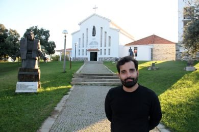 «Com receio de que nos subtraiam os templos, subtraímos o Templo às pessoas»