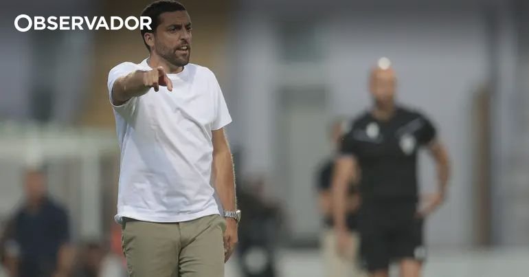Técnico do Moreirense deseja “neutralizar qualidades” do Vitória de Guimarães