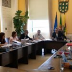 Funchal valida recuperação da Escola de Santo Amaro e novos incentivos sociais em encontro municipal