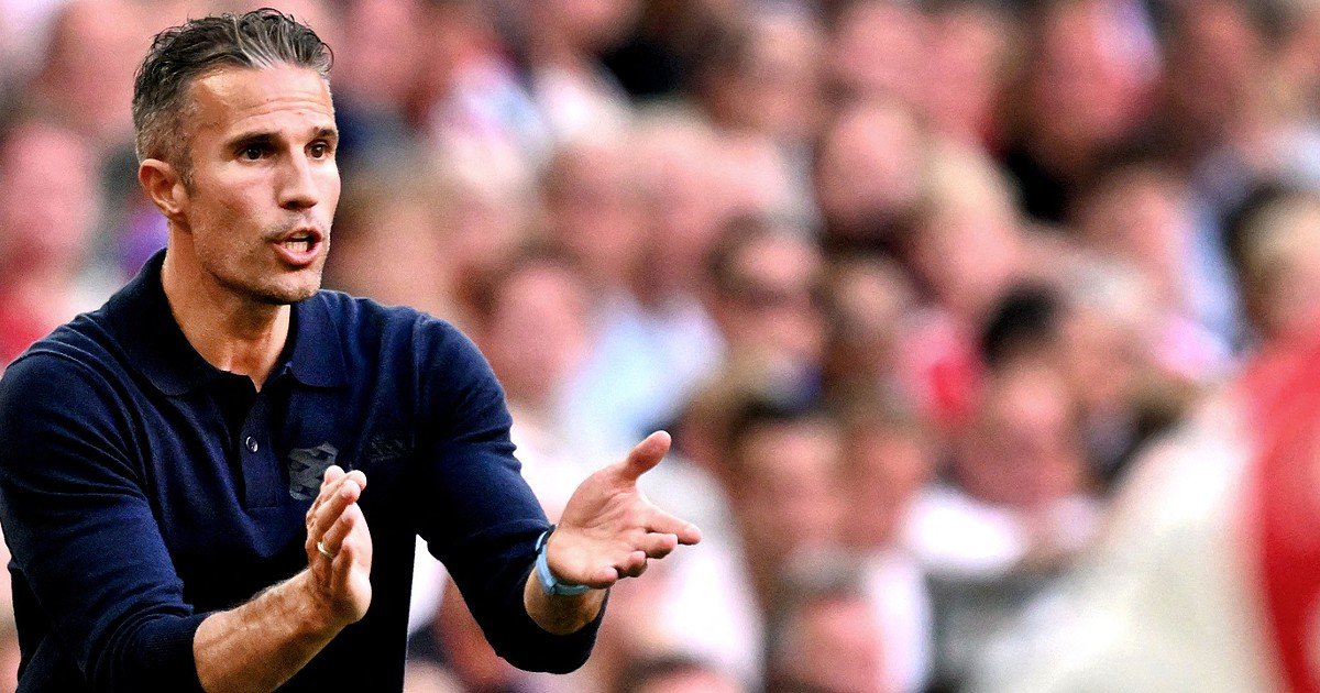 Van Persie antecipa “duas formações com vontade de triunfar” no Braga-Feyenoord