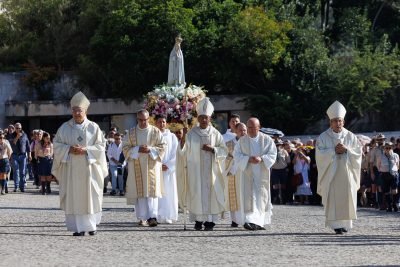 Oremos pelos nossos líderes para que tenham a bravura de combater o populismo” – D. José Ornelas