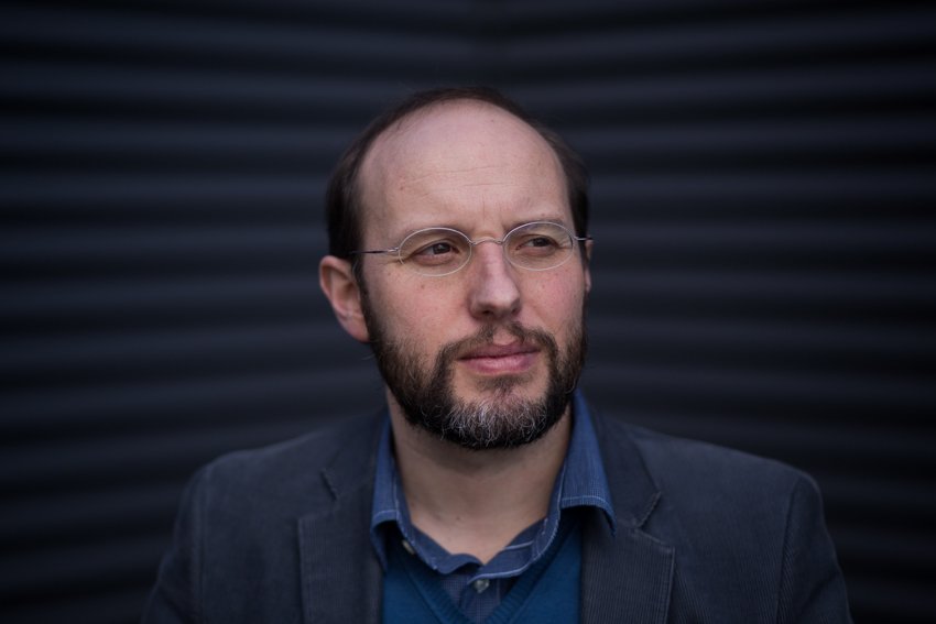 OE2026: Publicação revela que Executivo estima endividamento estatal abaixo dos 90%