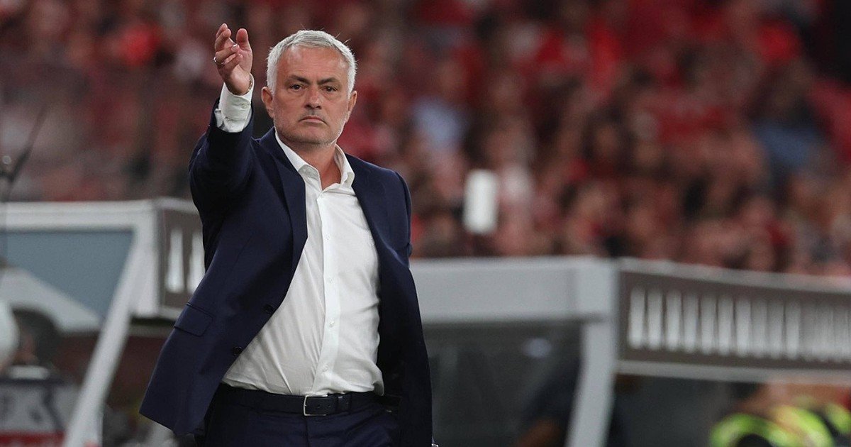 Mourinho exalta atuação do Benfica, mesmo com a derrota: “Quem vem aqui e atua assim, não deve temer o FC Porto