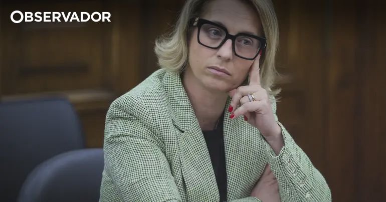 Finanças organizam e-fatura para transmissão da contabilidade “em tempo instantâneo” até 2030