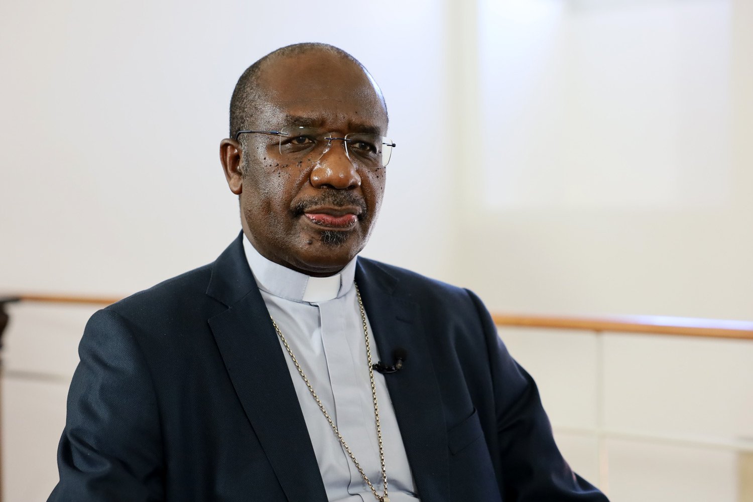 Alegria da comemoração das cinco décadas de autonomia experimentada em meio a “pobreza, desigualdades e ausência de verdadeira reconciliação” – D. José Imbamba