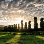 Cientistas alertam que oceano pode em breve alcançar os sagrados moai de Rapa Nui.