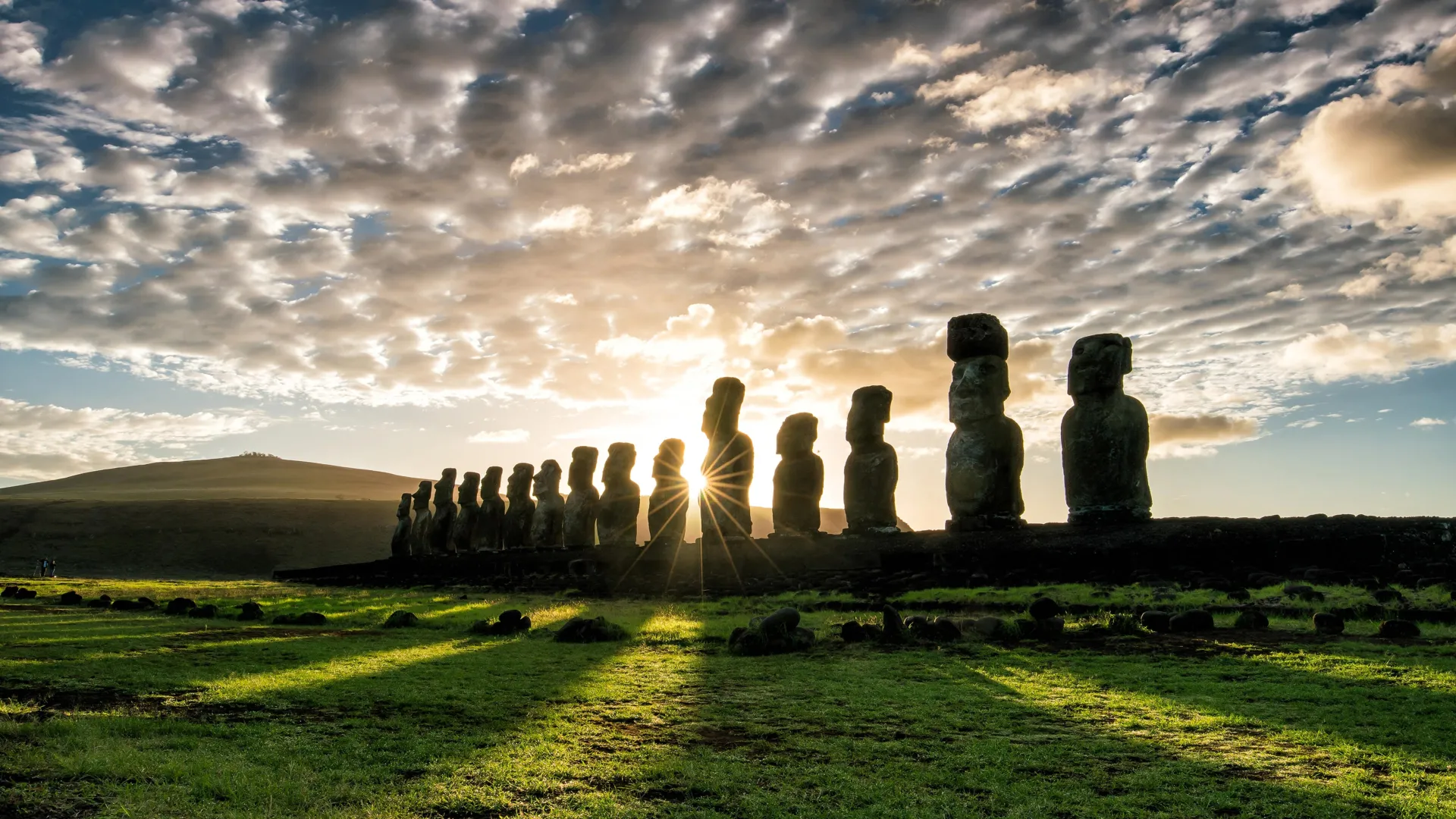 Cientistas alertam que oceano pode em breve alcançar os sagrados moai de Rapa Nui.
