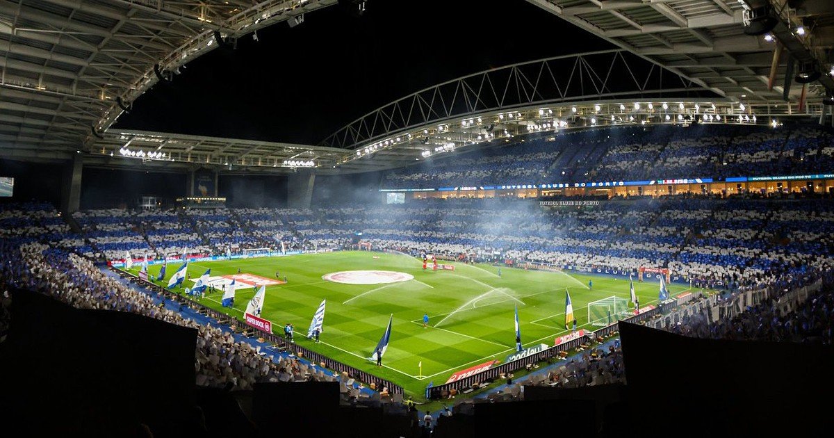 FC Porto opta por não se manifestar publicamente, mas desaprovou a arbitragem do Dérbi contra o Benfica.
