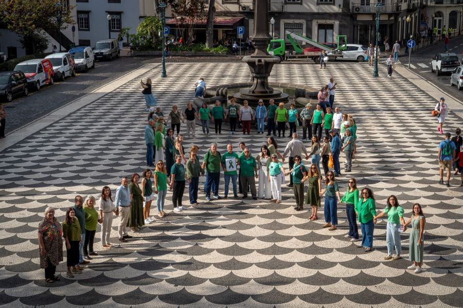 Laço solidário celebra o Dia Internacional da Saúde Mental em Funchal