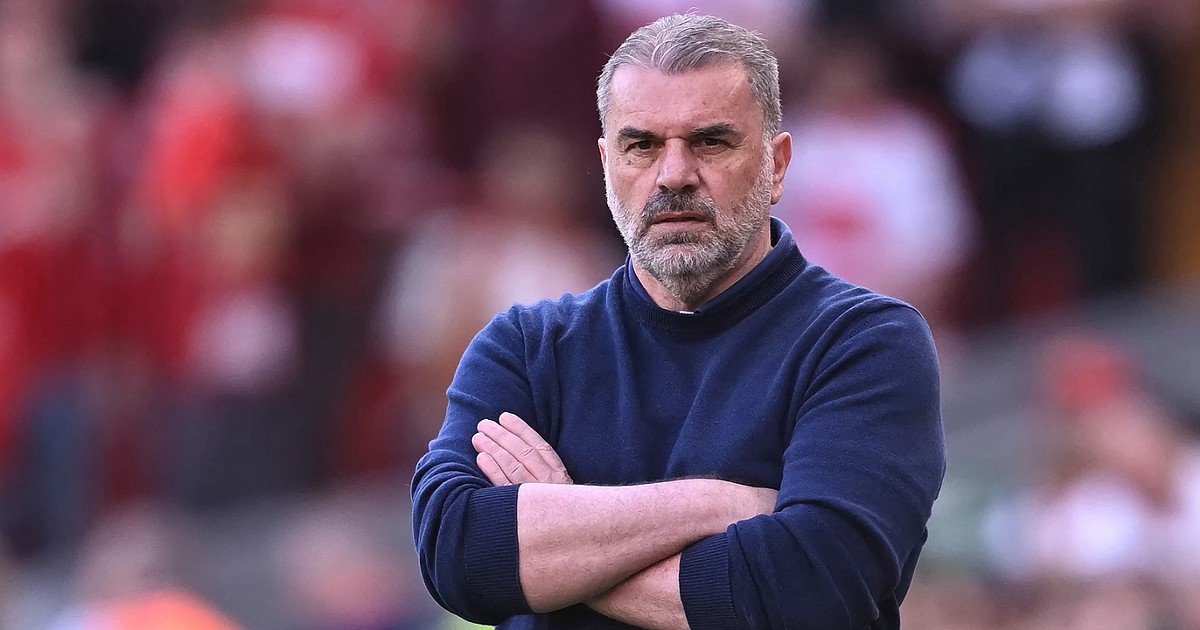 Postecoglu recém-chegado ao Nottingham Forest e já tem um lusitano indicado para sua posição