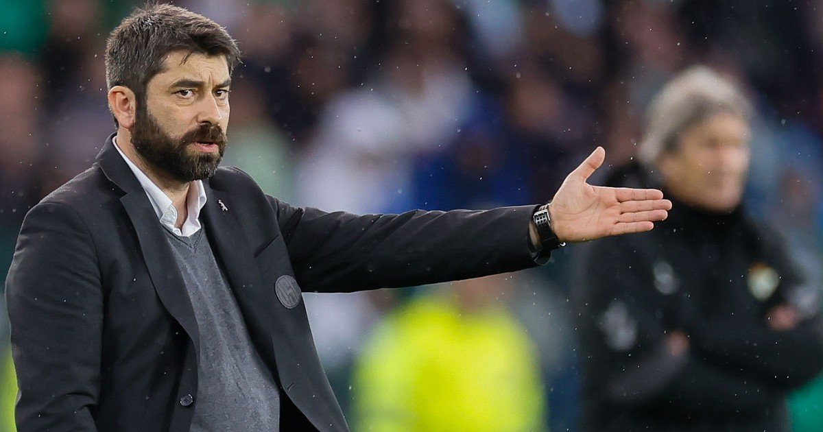 Treinador da seleção sub-21 minimiza estado do campo em Gibraltar: “Não enfrentaremos o artificial