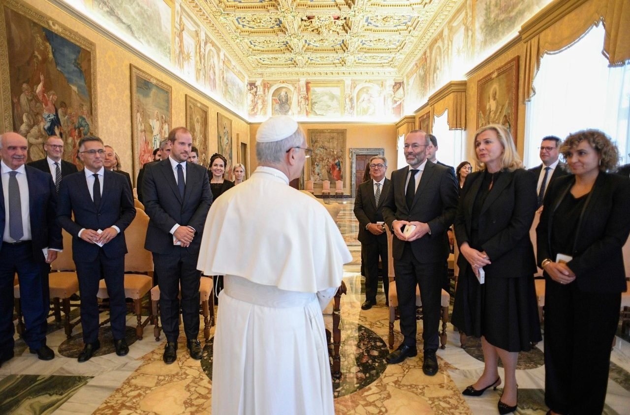 Papa apoia “sã secularidade” nas organizações coletivas