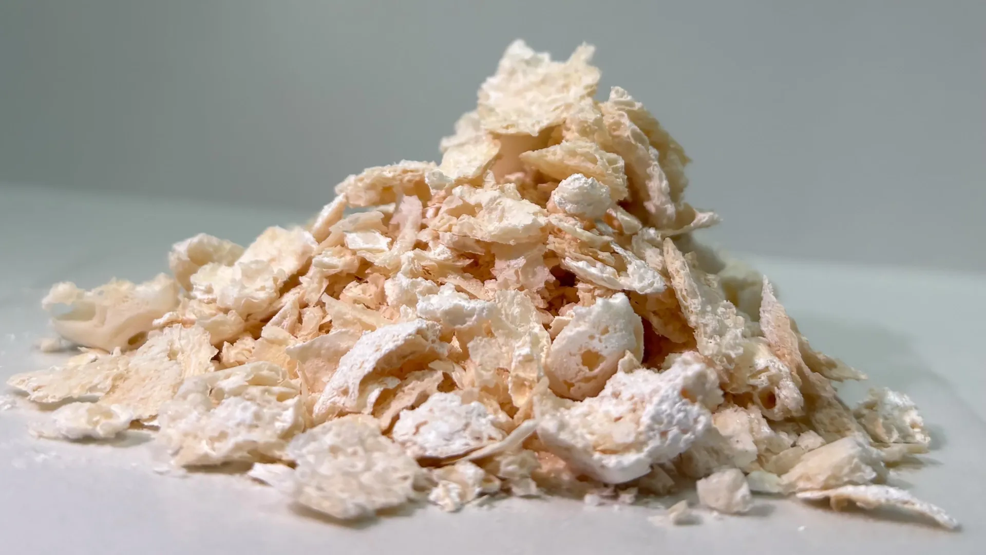 Pesquisadores desenvolvem plástico biodegradável mais resistente que o PET