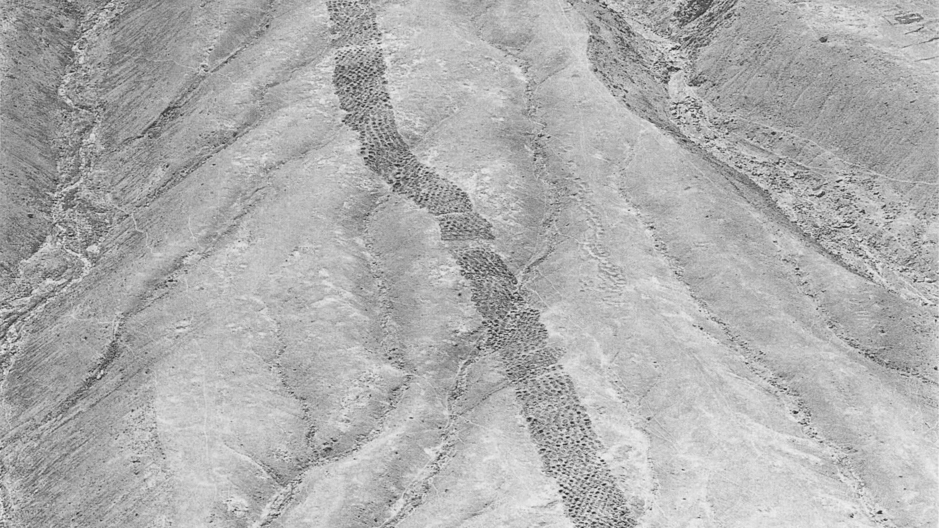 Arqueólogos podem ter finalmente elucidado o enigma peculiar da “Faixa de Buracos” no Peru.