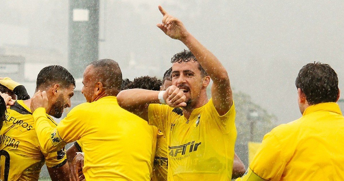 Fafe se veste de ‘monstro-gigante’ e elimina Arouca da Taça Portuguesa