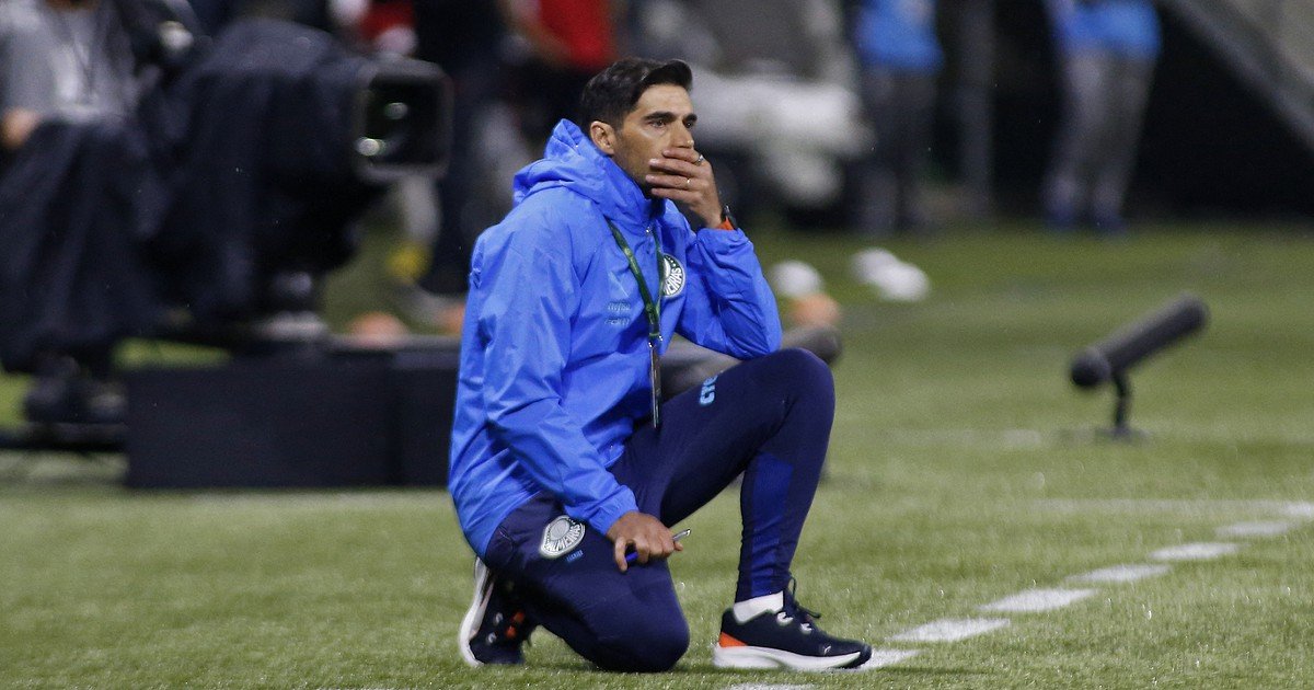 Palmeiras tropeça novamente no Brasileirão e Abel Ferreira joga a toalha: “O torneio está perdido