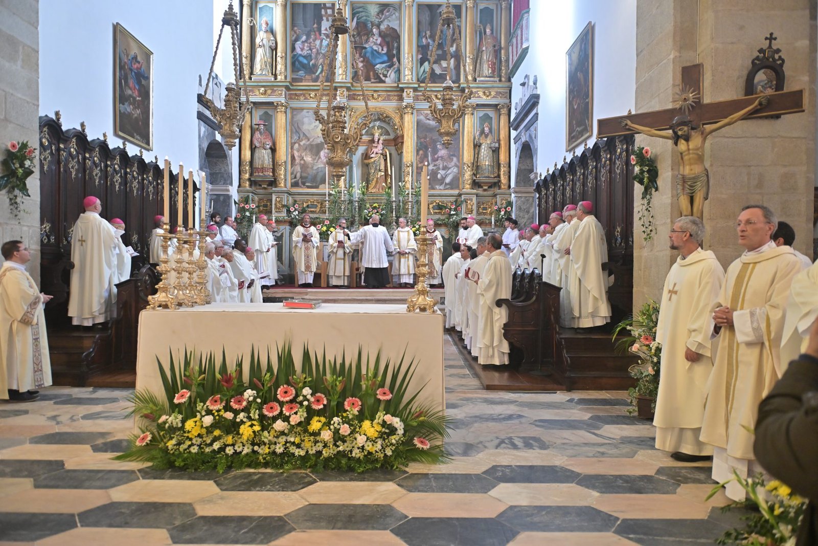 D. Pedro Fernandes liderou o encontro inaugural do Colégio Presbiteral
