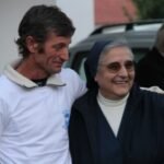 Um lugar para se acomodar, oferecer a única refeição quente do dia e dedicar cuidado a quem tem «grande sede de afeto»