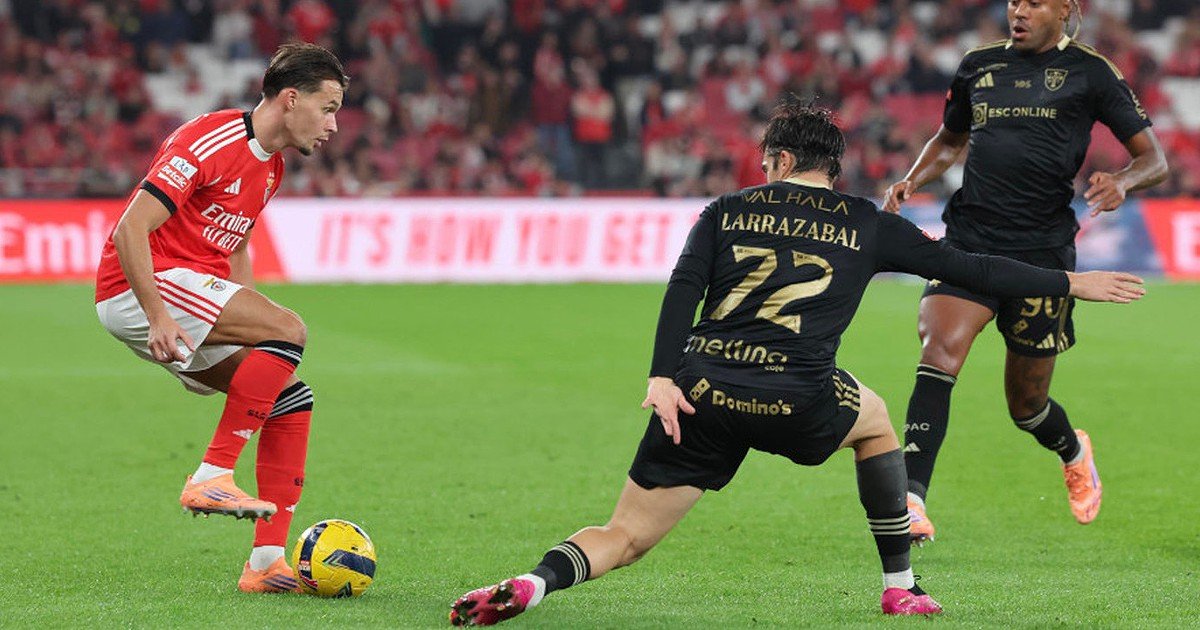 Benfica cede empate nos minutos finais contra o Casa Pia e novamente tropeça na Primeira Liga