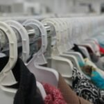 O risco oculto no seu guarda-roupa: substâncias tóxicas e as ameaças das vestimentas que utilizamos diariamente.