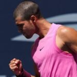Alcaraz inicia sua participação nas Finais da ATP com vitória e se prepara para terminar o ano no topo do ranking.