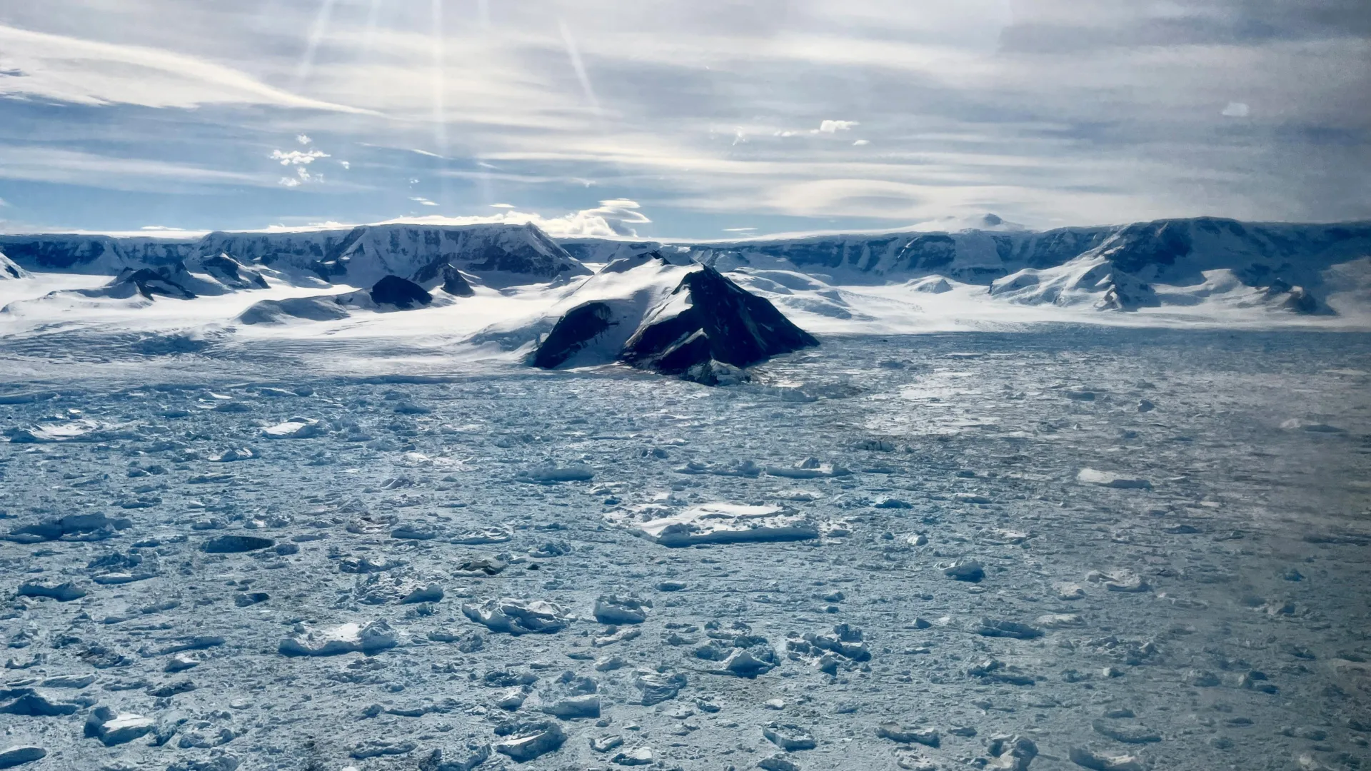 Imagens de satélite mostram o mais rápido recuo de glaciares da Antártica já registrado.