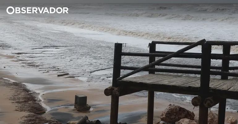 Civis Protegidos anotaram acima de mil incidentes desde a terça-feira. Quatro regiões estão sob alerta laranja, Faro esteve sob alerta vermelho.