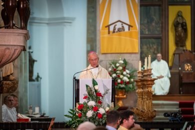 <p>“Cristo não entrega ofertas, Ele torna