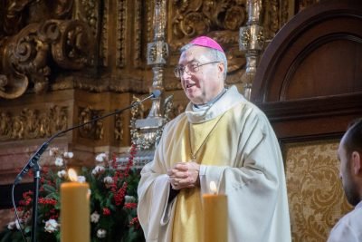 <p>«Urgentemente carecemos de afeto», declarou prelado do Porto, na data natalícia.</p>