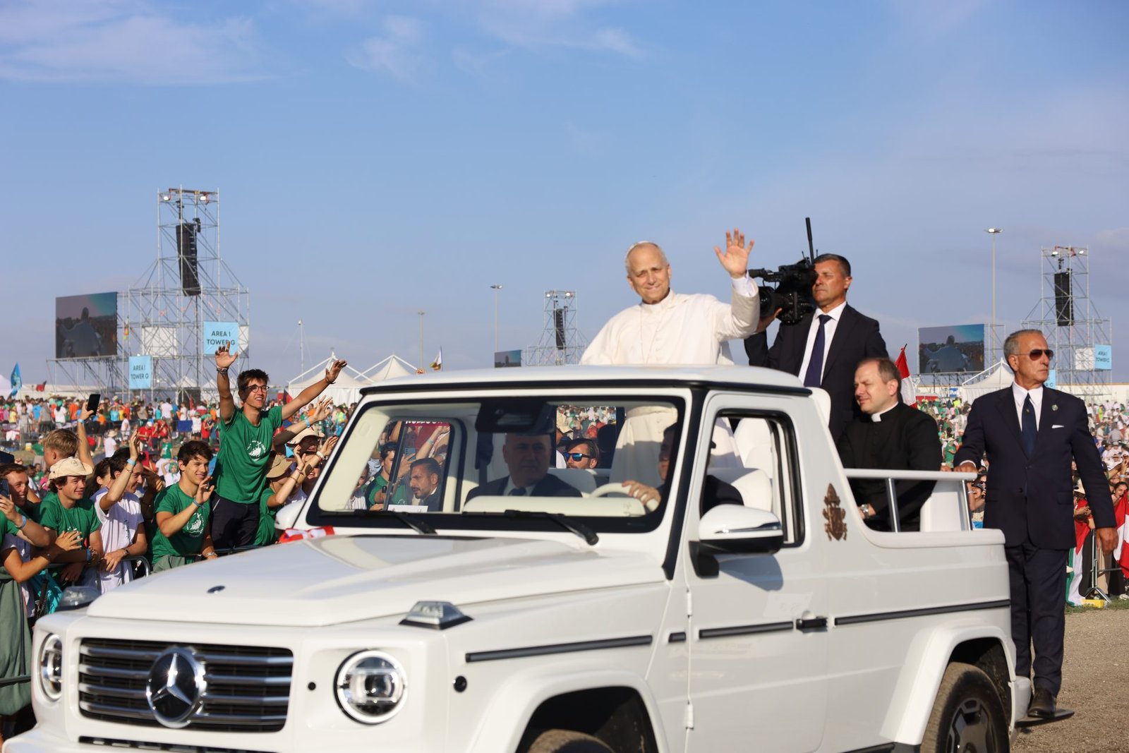 <p>Aniversário da Juventude «ressaltou a confiança», com «um milhão de jovens em Roma»</p>