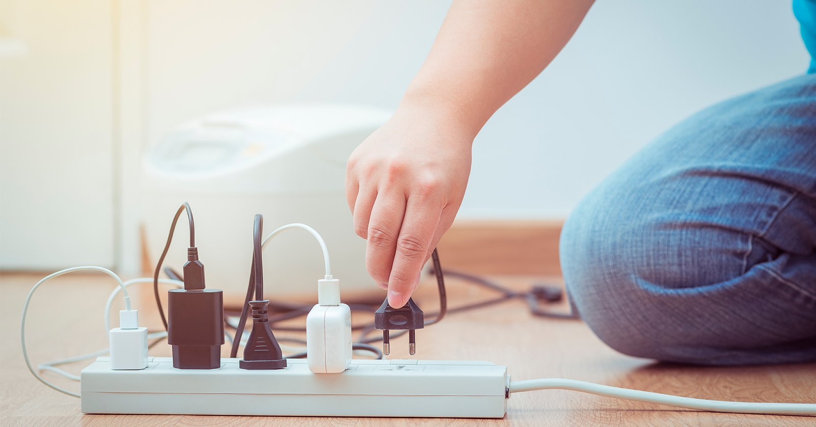 <p>Interrupções de energia impactam 4 municípios nesta manhã, mas fornecimento volta já entre estes horários.</p>