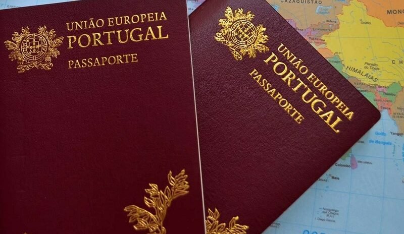 <p>Proibido fazer caretas na imagem do passaporte? As regras internacionais que justificam a necessidade de um semblante impassível.</p>