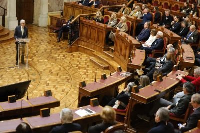 <p>«O governo não pode nem precisa abandonar as entidades sociais» declara líder da Assembleia Nacional</p>