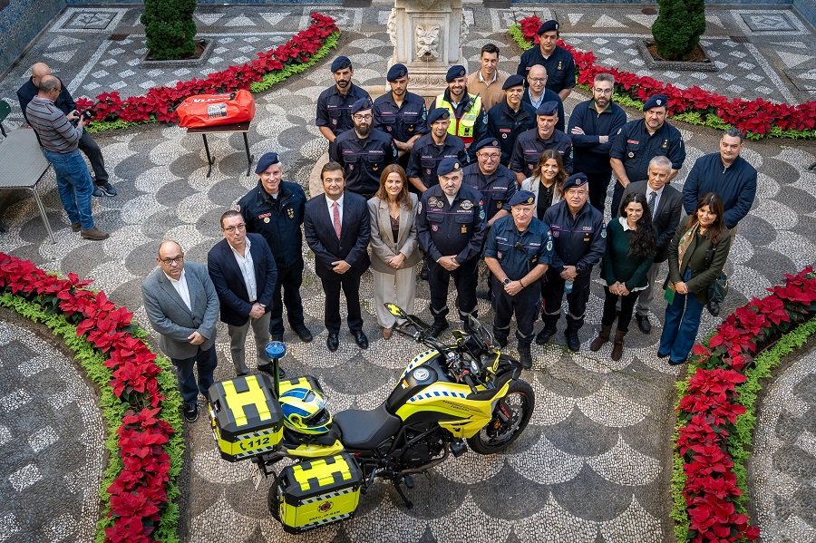<p>Corpo de Bombeiros Sapadores do Funchal ganha primeira moto de socorro médico da Região</p>