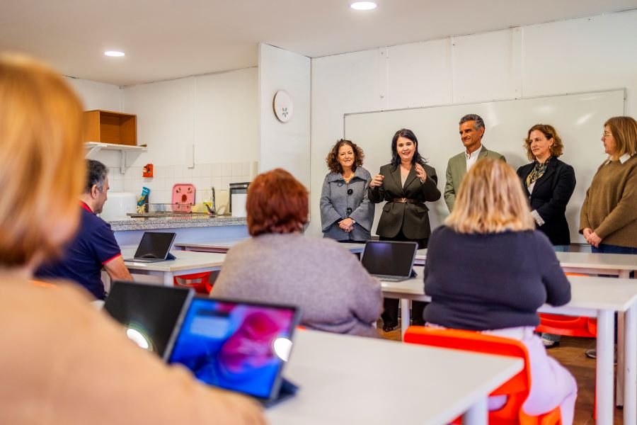<p>Funchal inicia iniciativa de Alfabetização Digital nas comunidades sociais da Cidade</p>