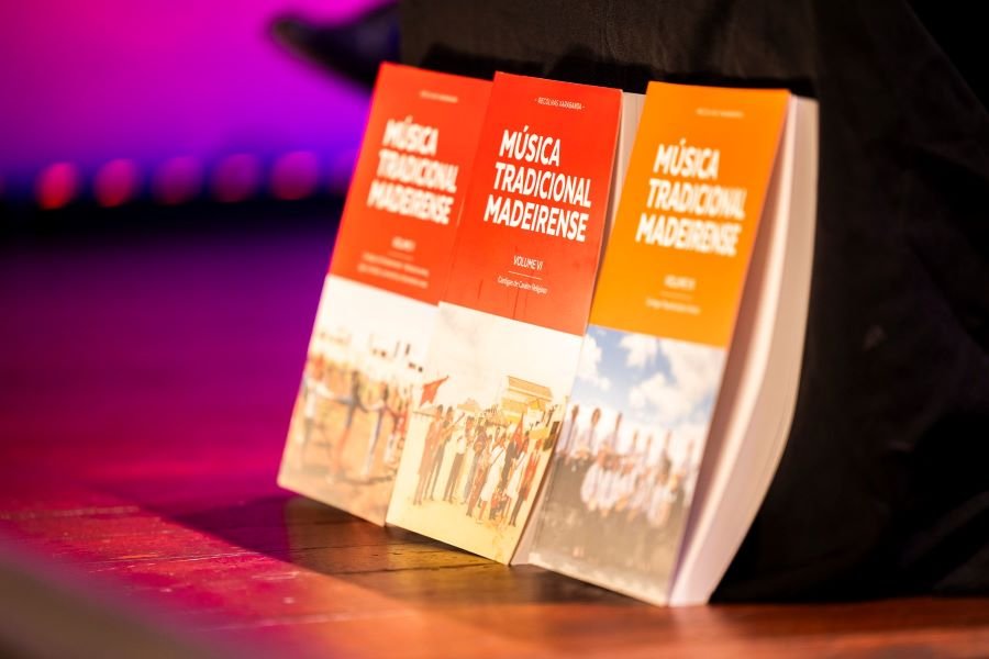 <p>“Canções Clássicas da Madeira” em sete tomos recebeu o respaldo da CMF</p>