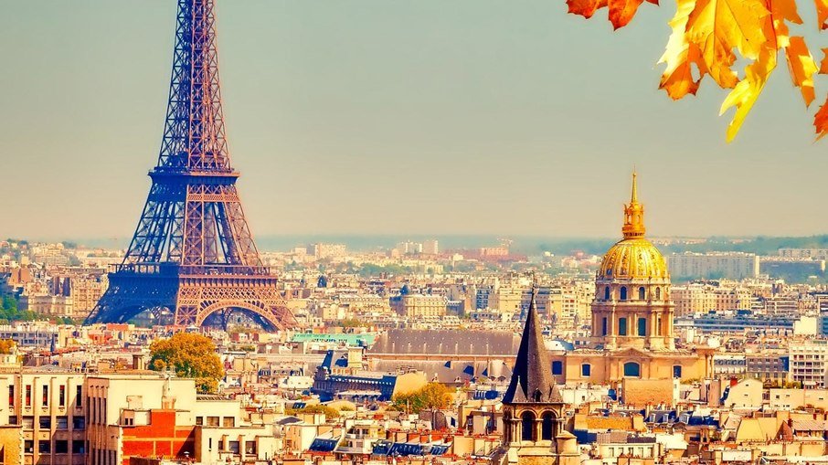 <p>Agricultores gauleses operam 350 máquinas agrícolas nas ruas de Paris em manifestação contra pacto UE/Mercosul</p>