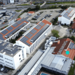 <p>Formar 3 milhões de indivíduos, virtualizar, descarbonizar: a meta audaciosa da Siemens até 2030</p>