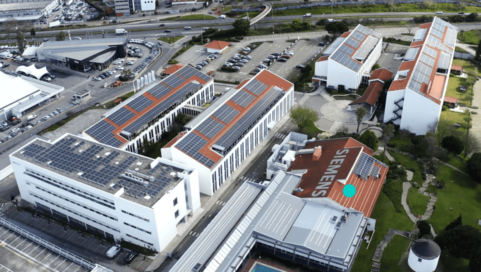 <p>Formar 3 milhões de indivíduos, virtualizar, descarbonizar: a meta audaciosa da Siemens até 2030</p>