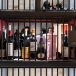 <p>O assalto à gasolina da Venezuela, a situação singular da segurança estatal e o enigma da intermediária de vinhos que desapareceu sem vestígios.</p>