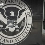 <p>Operador do ICE fere mulher fatalmente em ação policial em Minneapolis</p>