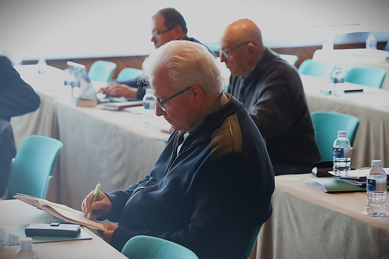 <p>A Região: D. Manuel Quintas enfatiza a necessidade de entender a influência da IA nas comunidades.</p>