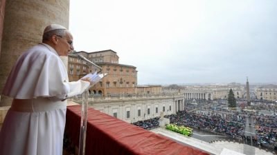 <p>Vaticano: Pontífice solicita término da «fábrica bélica» e clama por «repartição» de bens no encerramento do Jubileu</p>