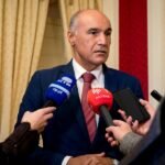 <p>Funchal destina 3 milhões de euros para assistência social e reforça escarpa na Achada, projeto avaliado em 1,6 milhões de euros.</p>