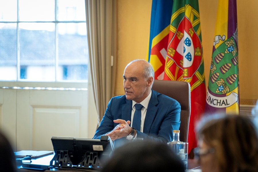 <p>Funchal aprova 50 mil euros em auxílios a alunos e cidadãos idosos</p>