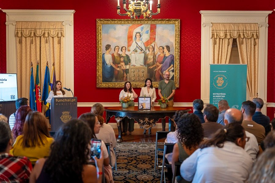 Funchal, em colaboração com A Biqueira, apresenta obra “Pratos com Narrativa”