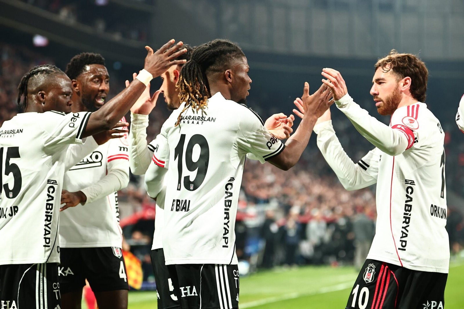 Beşiktaş derrota Alanyaspor de João Pereira e avança: confira o panorama das semifinais da Copa da Turquia