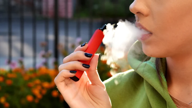 De tendência à urgência médica: recentes relatos destacam os riscos do vaping