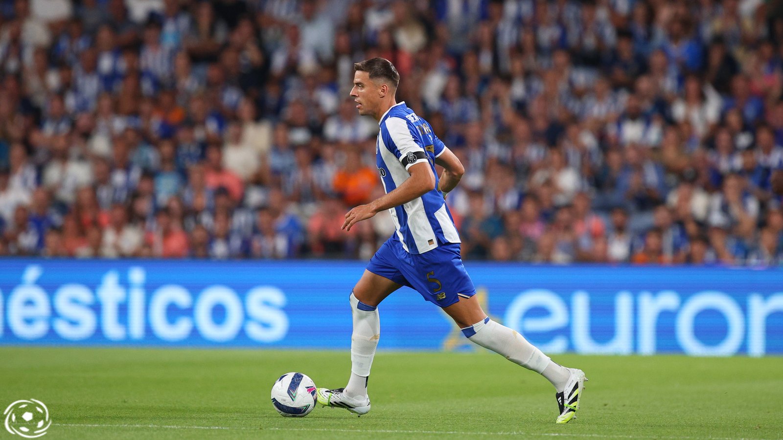 Jan Bednarek reconhece influência do autogolo na formação do FC Porto: «Desfalecemos a crença e enfrentamos obstáculos, mas restauramos a vontade e criamos chances»